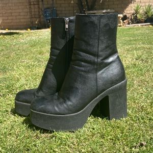 Lamoda My Hero black platform ankle boots